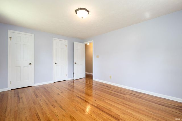 5501 Abshire Drive, South Bend, IN 46614