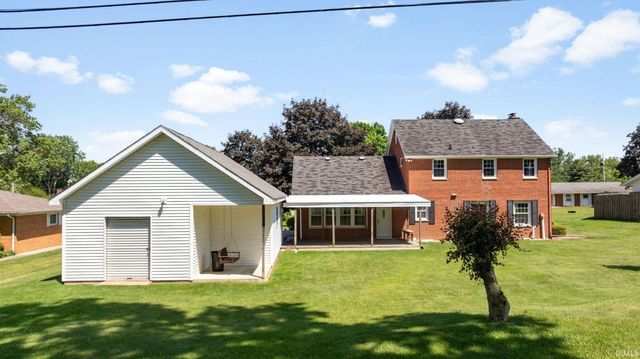 5501 Abshire Drive, South Bend, IN 46614