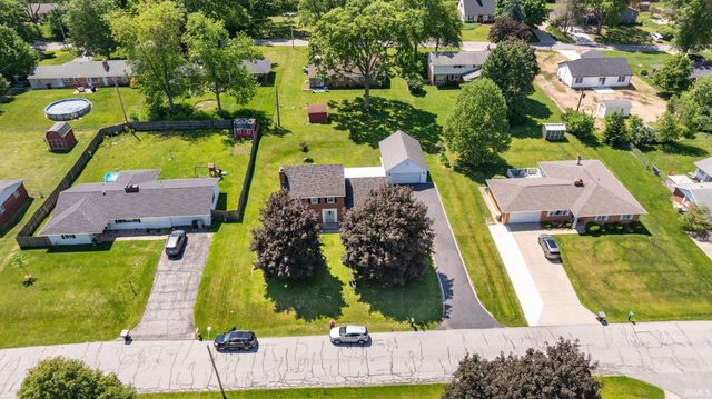 5501 Abshire Drive, South Bend, IN 46614