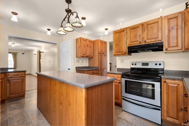5501 Abshire Drive, South Bend, IN 46614