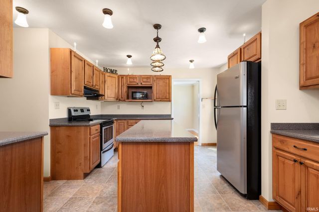5501 Abshire Drive, South Bend, IN 46614