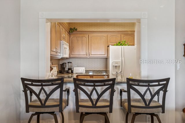 21 S Forest Beach Dr Apt 334, Hilton Head Island, SC 29928