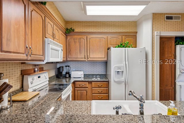 21 S Forest Beach Dr Apt 334, Hilton Head Island, SC 29928