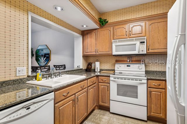 21 S Forest Beach Dr Apt 334, Hilton Head Island, SC 29928