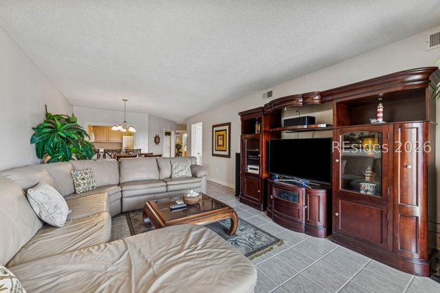 21 S Forest Beach Dr Apt 334, Hilton Head Island, SC 29928