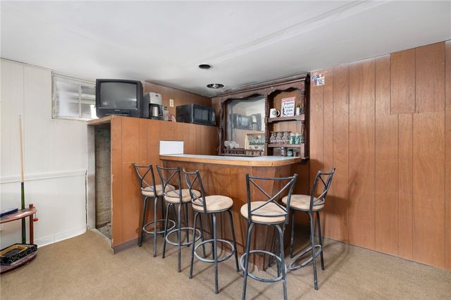 68 Covel Circle, Warwick, RI 02888