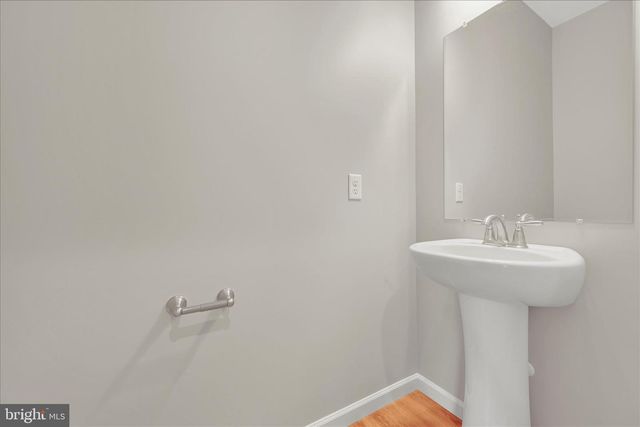 227 PILGRIM DR, Lancaster, PA 17603