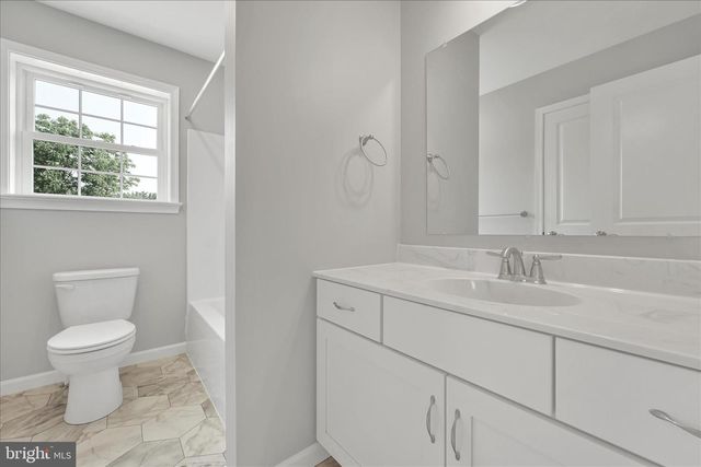 227 PILGRIM DR, Lancaster, PA 17603