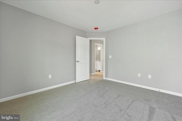 227 PILGRIM DR, Lancaster, PA 17603