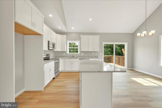 227 PILGRIM DR, Lancaster, PA 17603