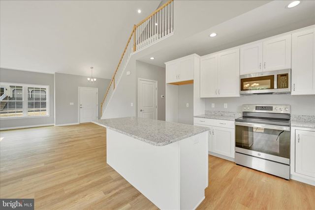 227 PILGRIM DR, Lancaster, PA 17603