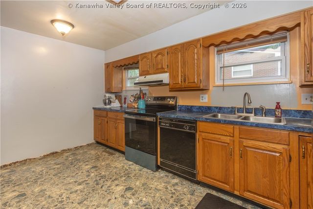 19 Stewart Park, Cross Lanes, WV 25313