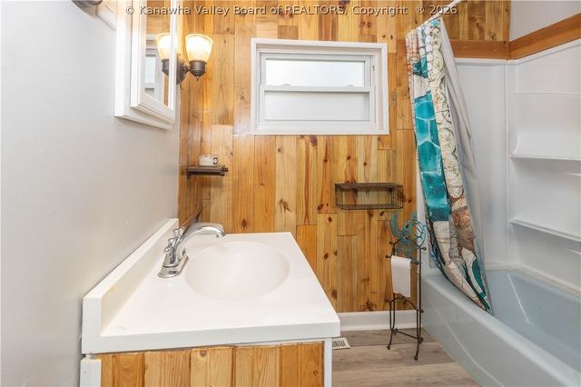 19 Stewart Park, Cross Lanes, WV 25313