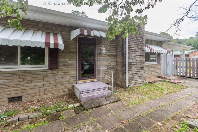 19 Stewart Park, Cross Lanes, WV 25313