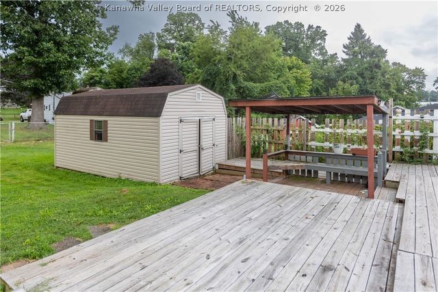 19 Stewart Park, Cross Lanes, WV 25313