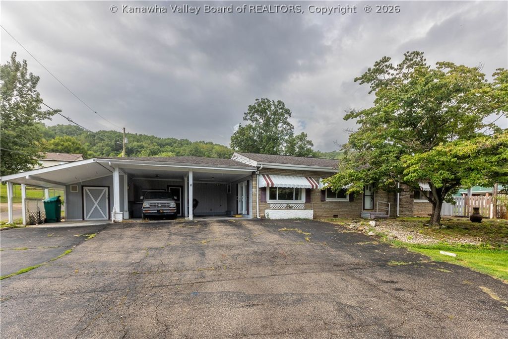 19 Stewart Park, Cross Lanes, WV 25313