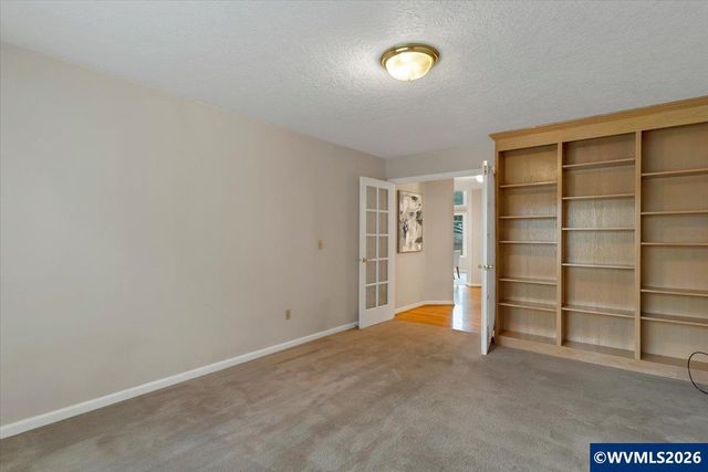 1577 Webster Dr SE, Salem, OR 97302