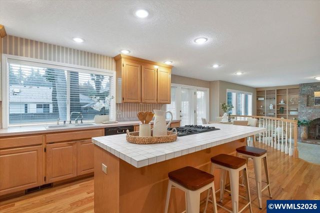 1577 Webster Dr SE, Salem, OR 97302