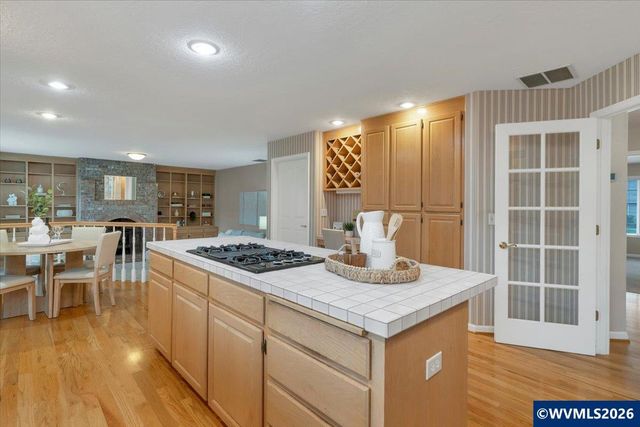 1577 Webster Dr SE, Salem, OR 97302
