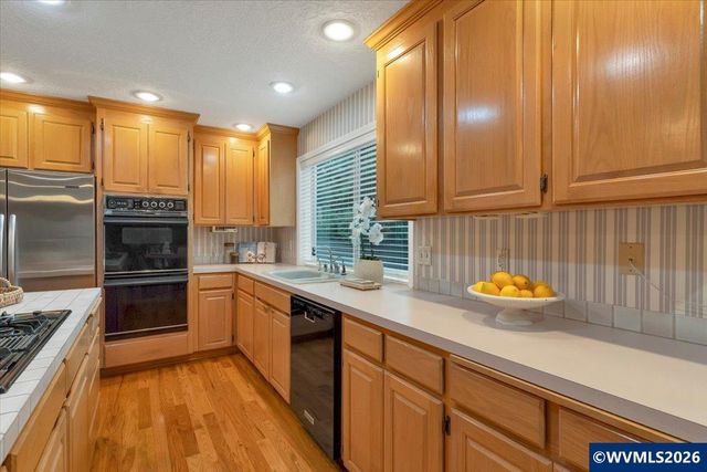 1577 Webster Dr SE, Salem, OR 97302