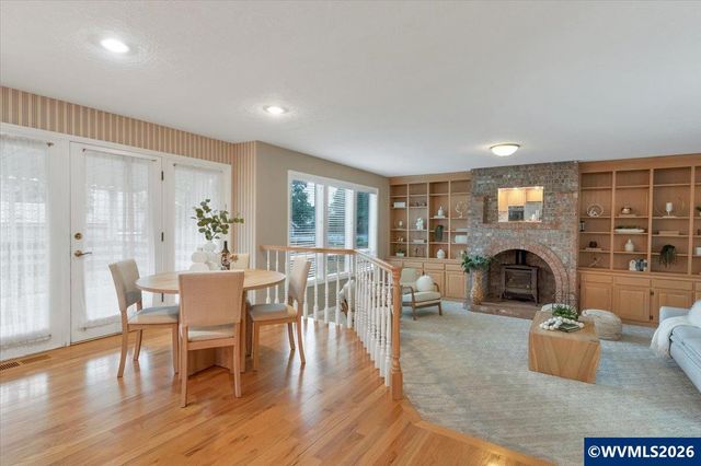 1577 Webster Dr SE, Salem, OR 97302