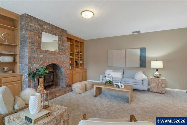 1577 Webster Dr SE, Salem, OR 97302