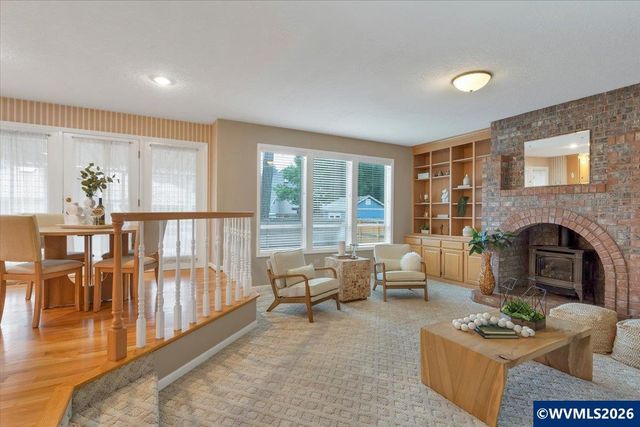 1577 Webster Dr SE, Salem, OR 97302