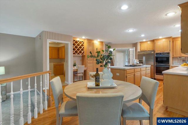 1577 Webster Dr SE, Salem, OR 97302