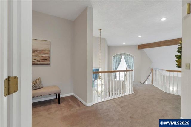1577 Webster Dr SE, Salem, OR 97302