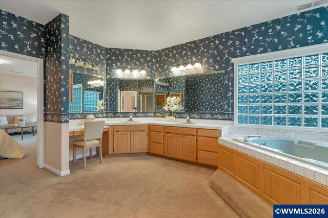 1577 Webster Dr SE, Salem, OR 97302