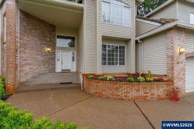 1577 Webster Dr SE, Salem, OR 97302
