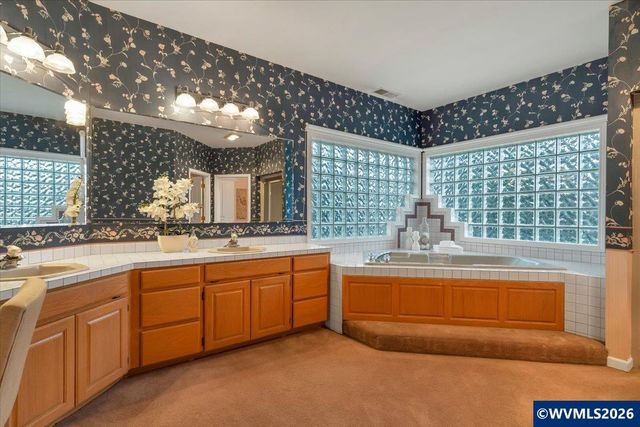 1577 Webster Dr SE, Salem, OR 97302