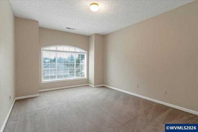 1577 Webster Dr SE, Salem, OR 97302