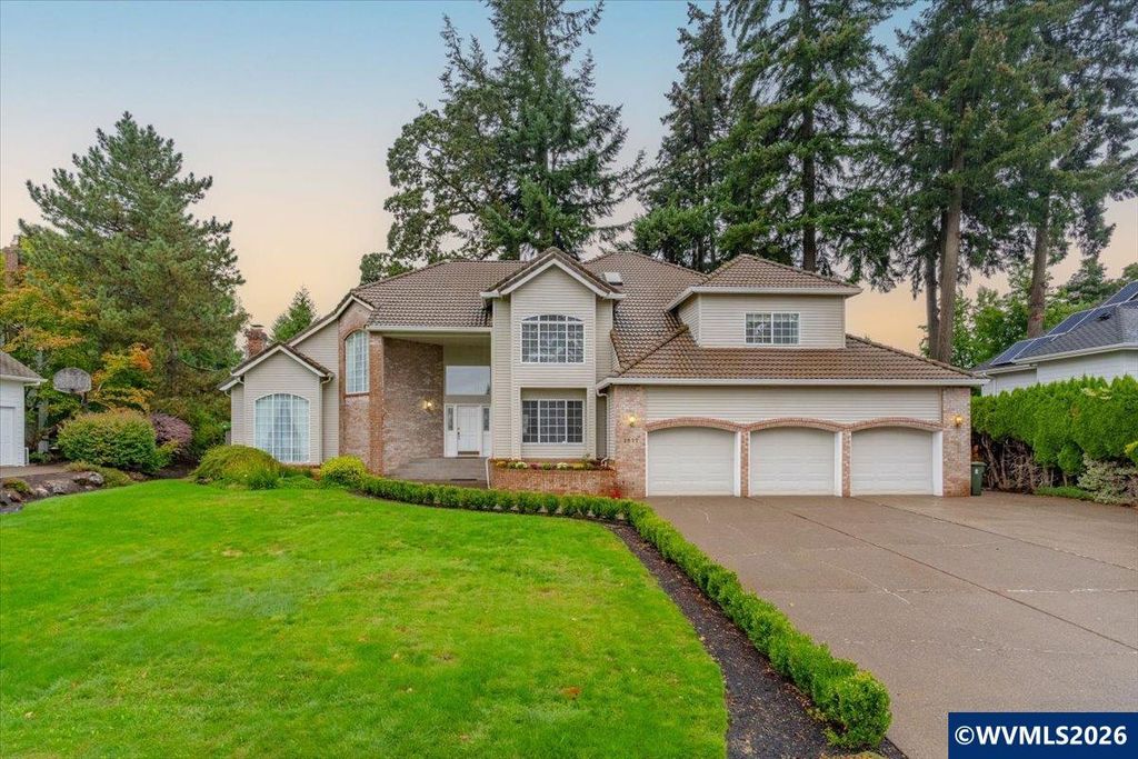 1577 Webster Dr SE, Salem, OR 97302