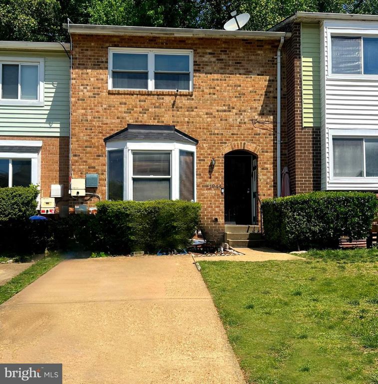 1944 VALLEY TER SE, Washington, DC 20032