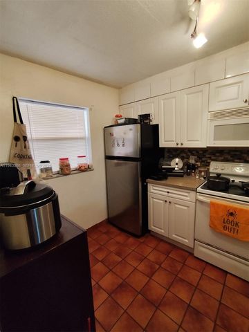 19781 SW 114th Avenue 142, Miami, FL 33157