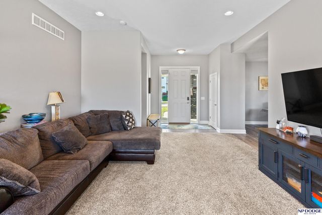 1040 Cady Drive, Arlington, NE 68002