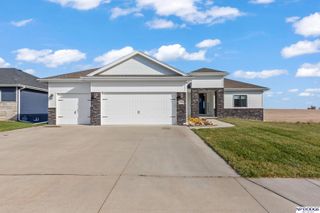 1040 Cady Drive, Arlington, NE 68002