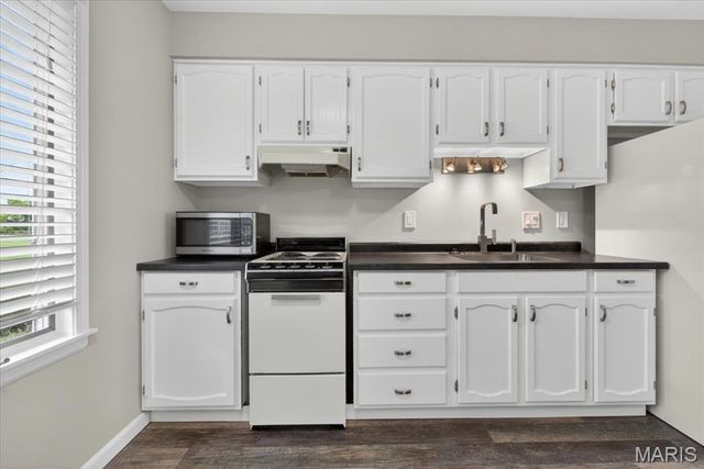 18506 Royal Drive, Warrenton, MO 63383