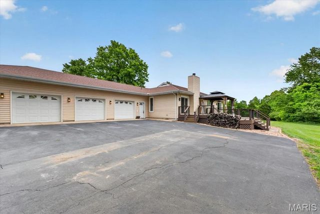 18506 Royal Drive, Warrenton, MO 63383