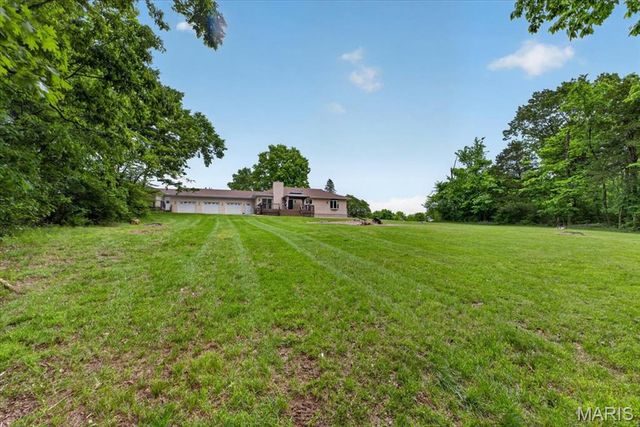 18506 Royal Drive, Warrenton, MO 63383