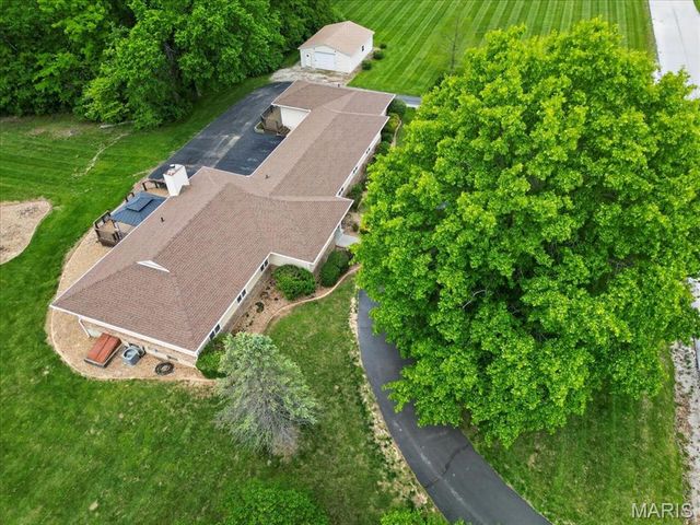 18506 Royal Drive, Warrenton, MO 63383