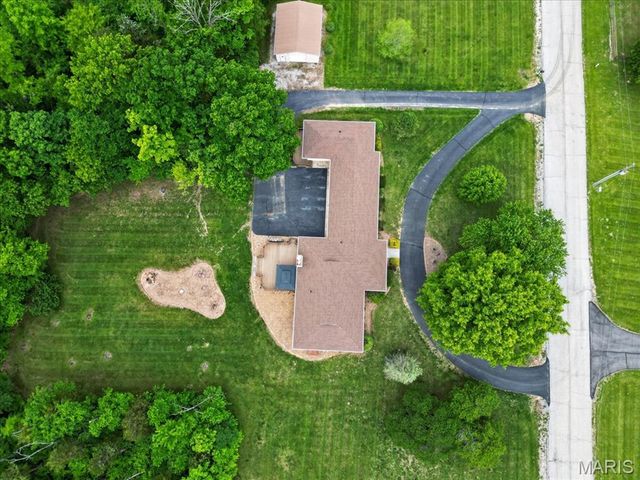 18506 Royal Drive, Warrenton, MO 63383