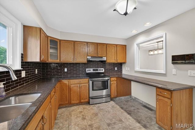 18506 Royal Drive, Warrenton, MO 63383