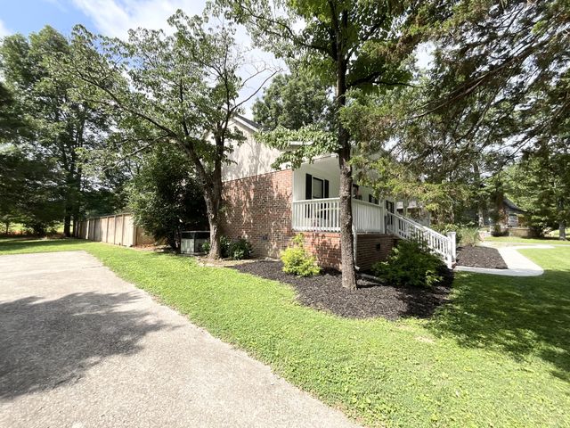 119 Autumn Ln, Tullahoma, TN 37388