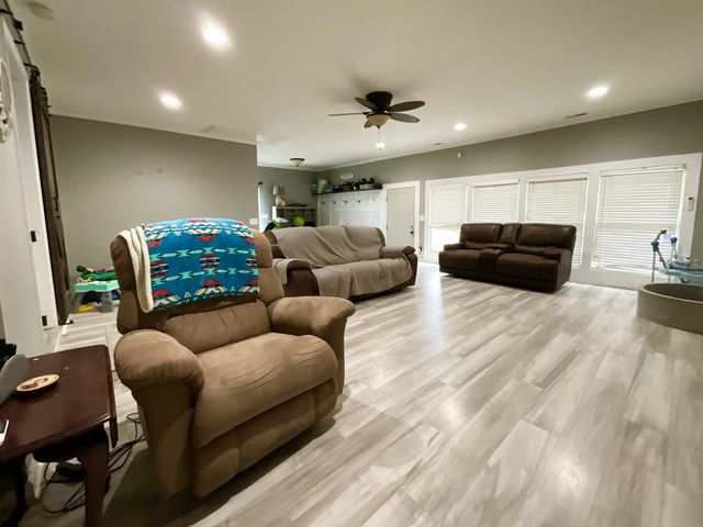 119 Autumn Ln, Tullahoma, TN 37388