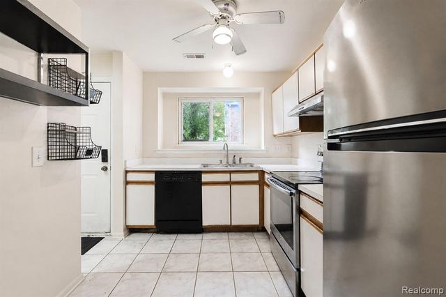 42739 Lilley Pointe Drive, Canton, MI 48187
