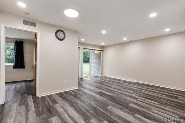 42739 Lilley Pointe Drive, Canton, MI 48187