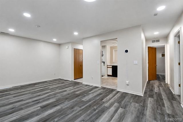 42739 Lilley Pointe Drive, Canton, MI 48187