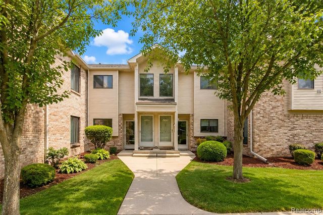 42739 Lilley Pointe Drive, Canton, MI 48187
